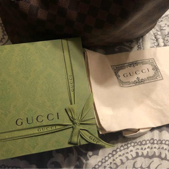 Authentic Gucci Belt size 110 - Picture 2 of 10